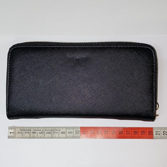 Black gold zipper and bow wallet - Picture 4 of 5